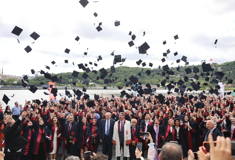 The 9th Graduation Ceremony was Held at the Golden Horn